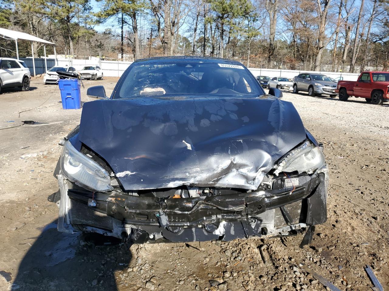 2016 Tesla Model S - Image 5