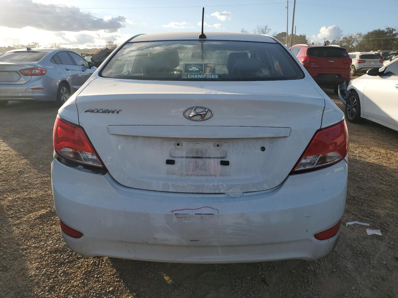 2016 Hyundai Accent Se - Фото 6