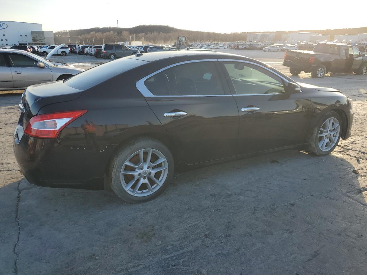 2011 Nissan Maxima S - Фото 3