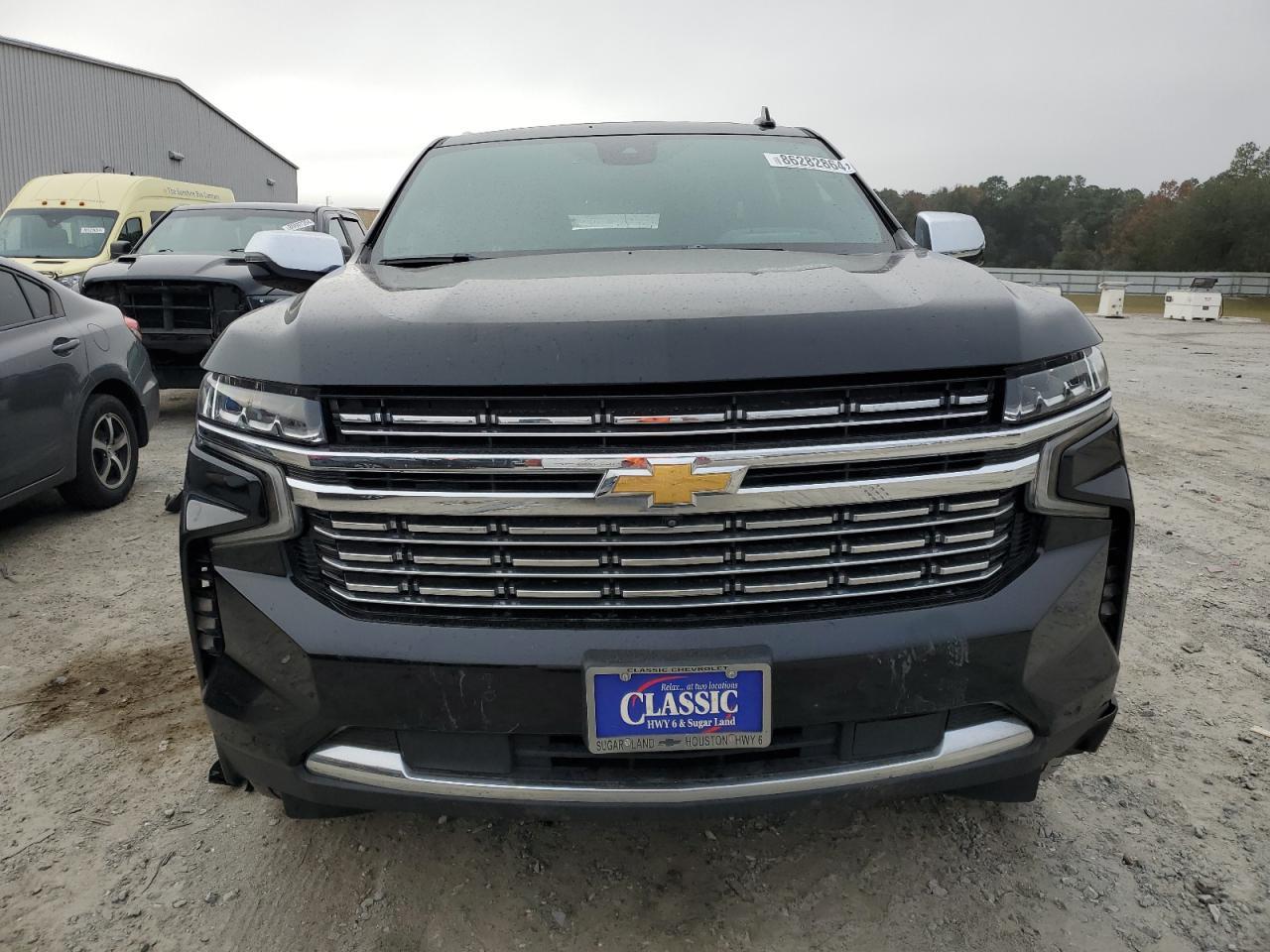 2023 Chevrolet Suburban C1500 Premier - Image 5