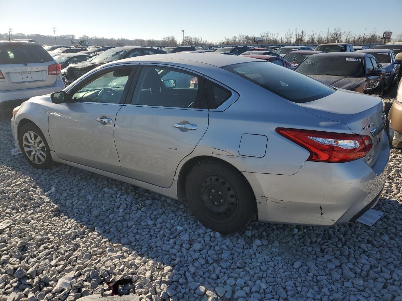 2016 Nissan Altima 2.5 - Фото 2