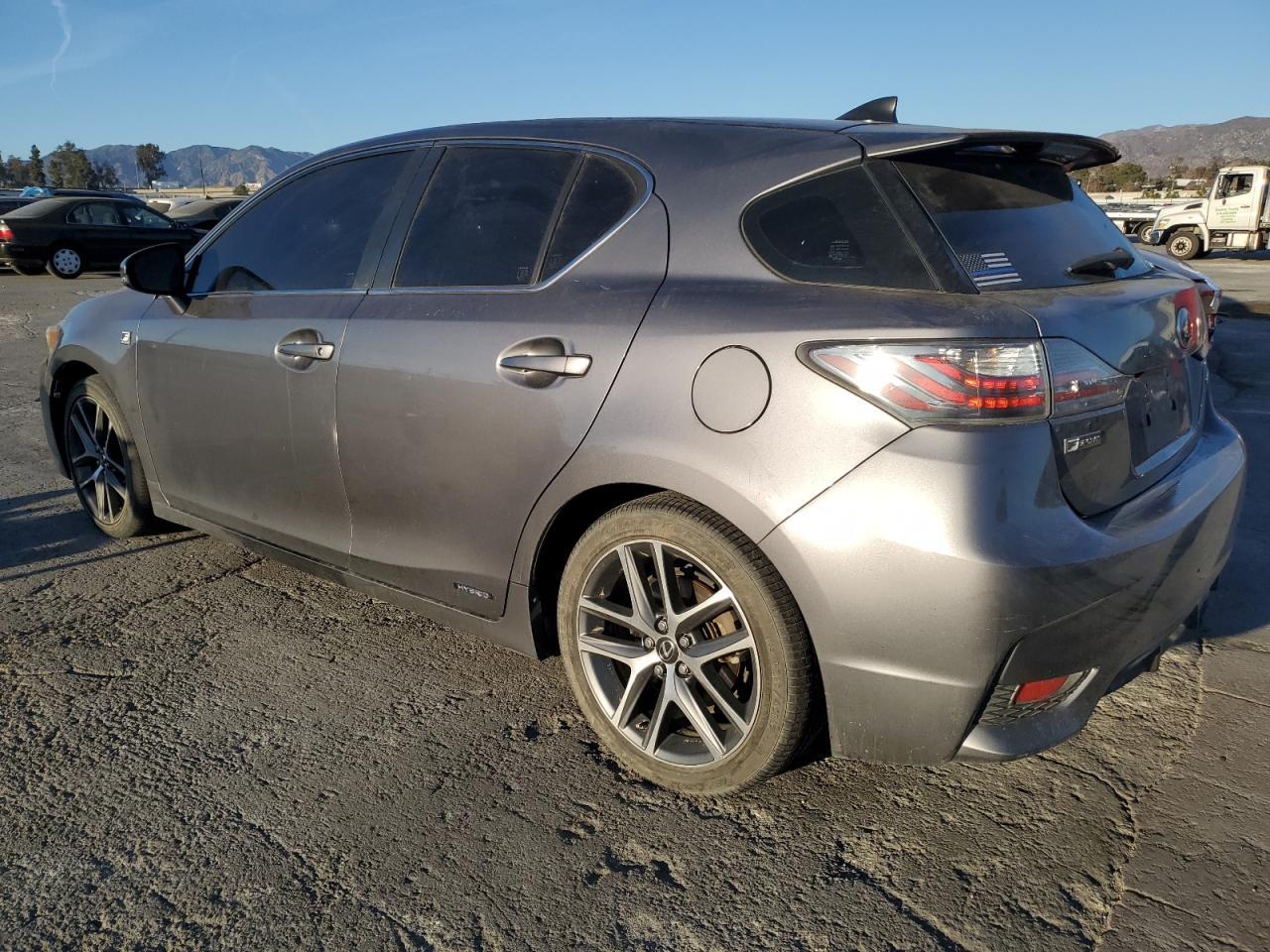 2015 Lexus Ct 200 - Image 2