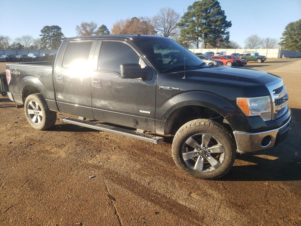 2013 Ford F150 - Фото 4
