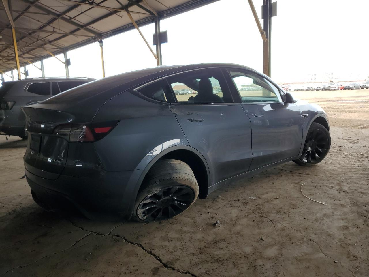 2023 Tesla Model Y - Image 3
