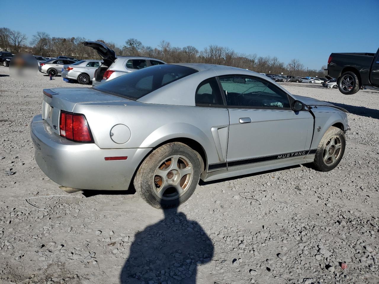 2004 Ford Mustang - Image 3
