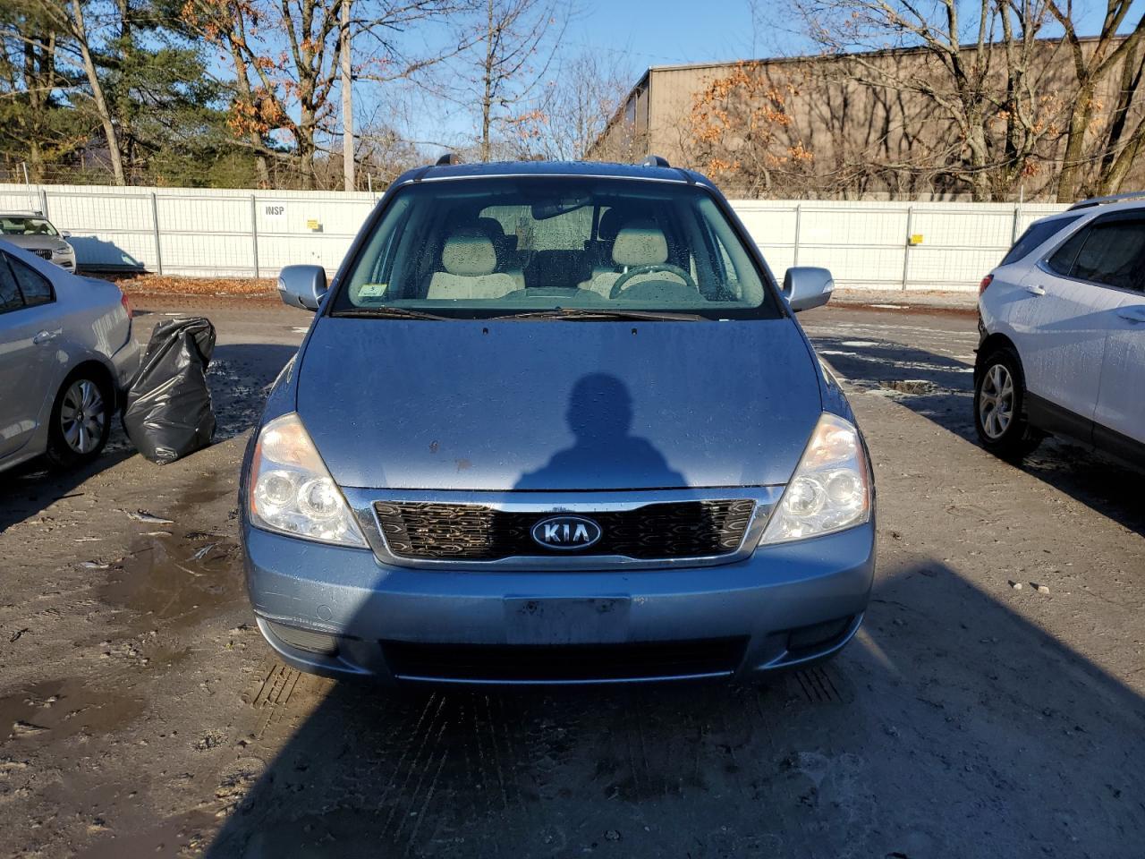 2012 Kia Sedona Lx - Фото 5