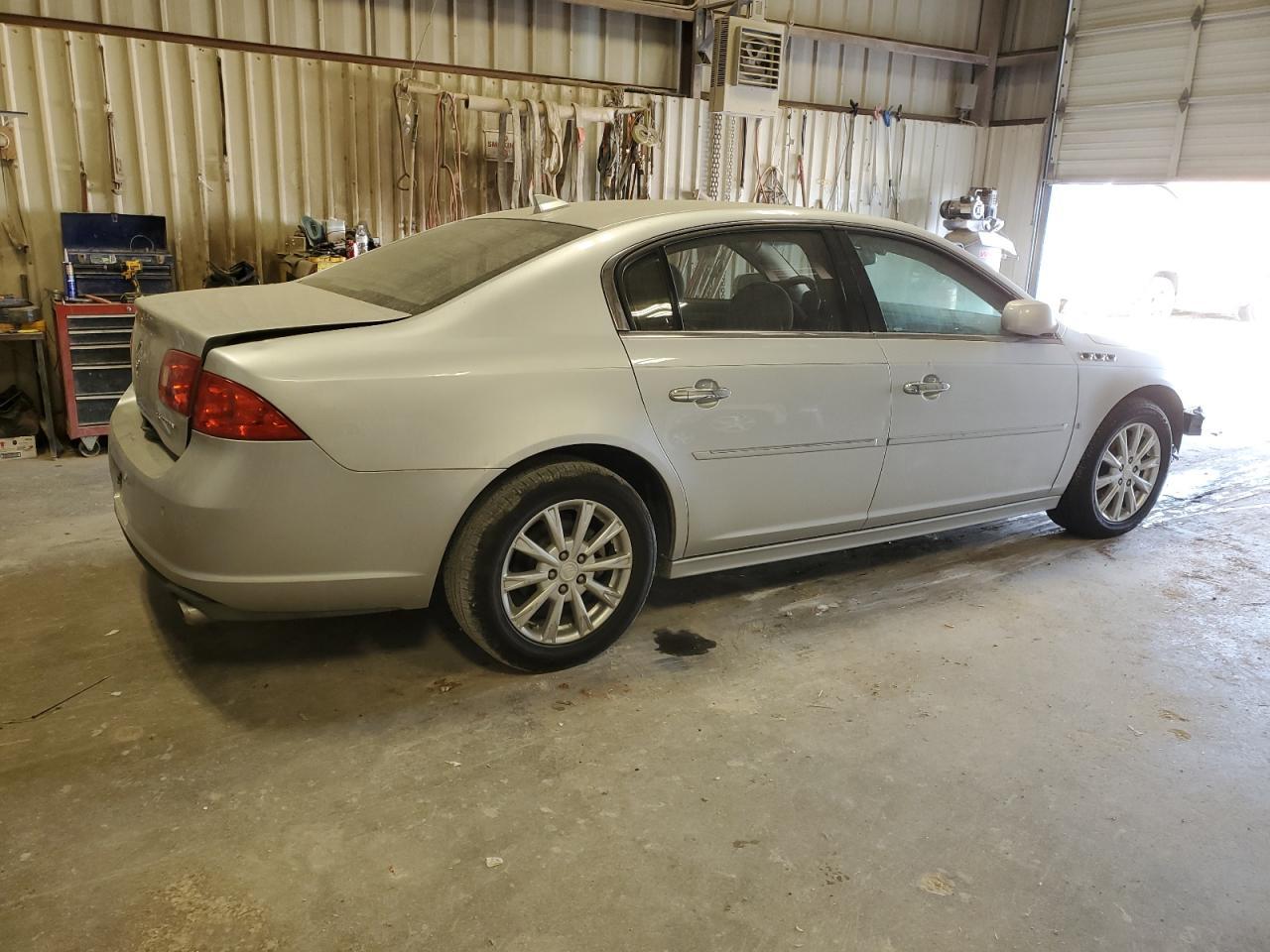 2010 Buick Lucerne Cx - Image 3