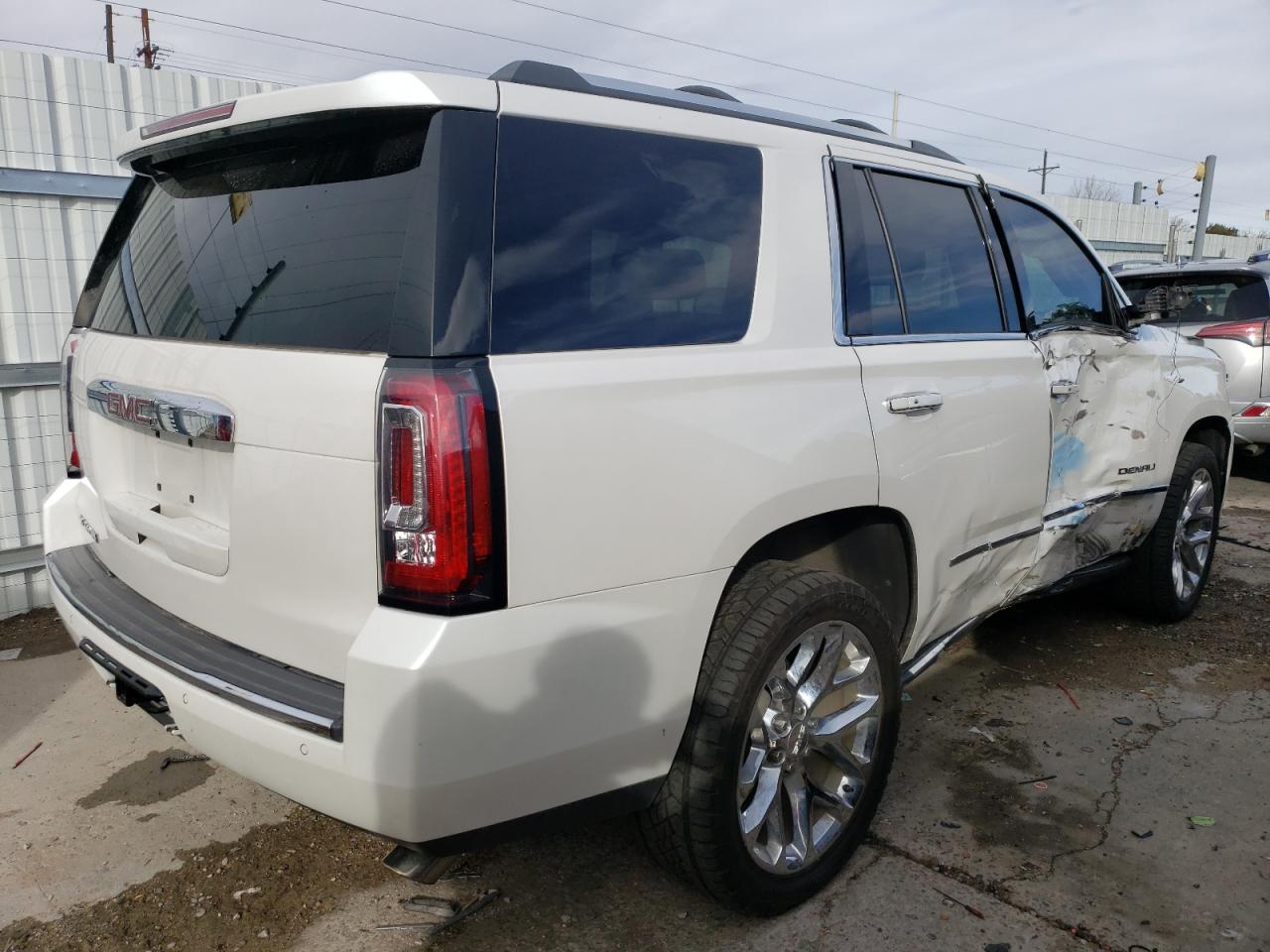 2018 GMC Yukon Denali - Фото 3