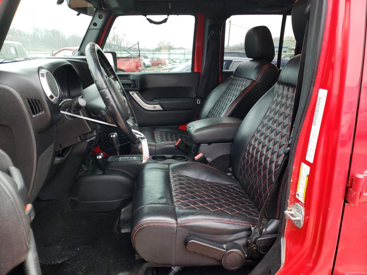 2012 Jeep Wrangler Unlimited Sahara - Фото 7