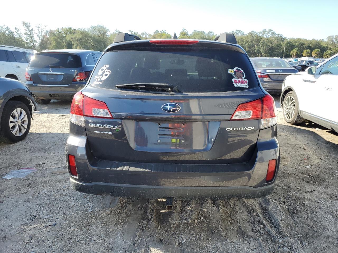 2011 Subaru Outback 2.5I Limited - Image 6