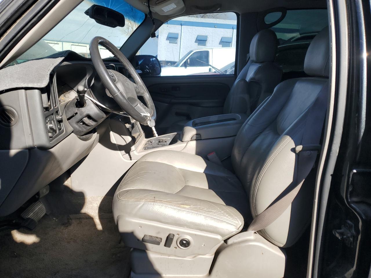2003 Chevrolet Tahoe C1500 - Image 7