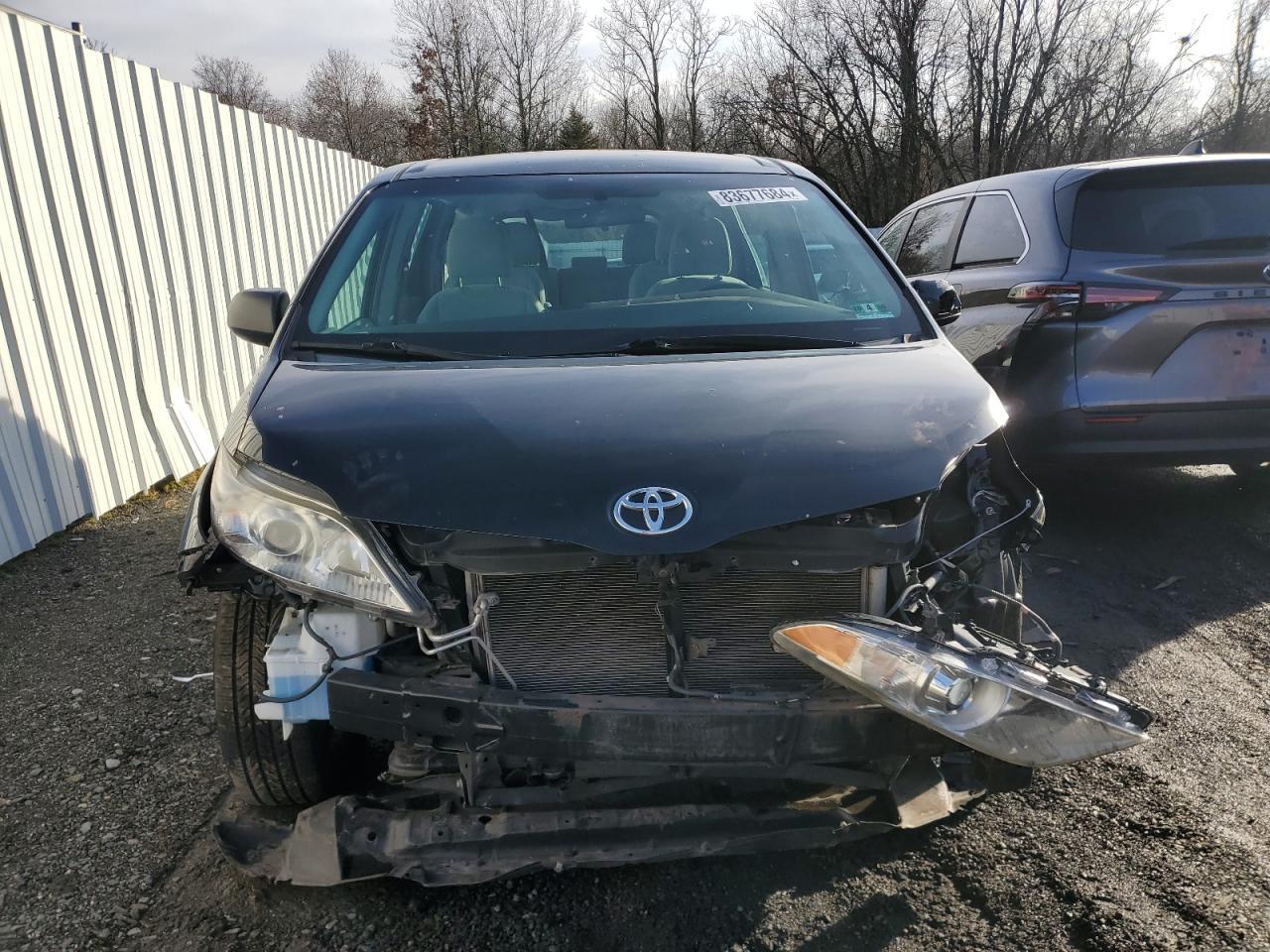 2016 Toyota Sienna - Фото 5