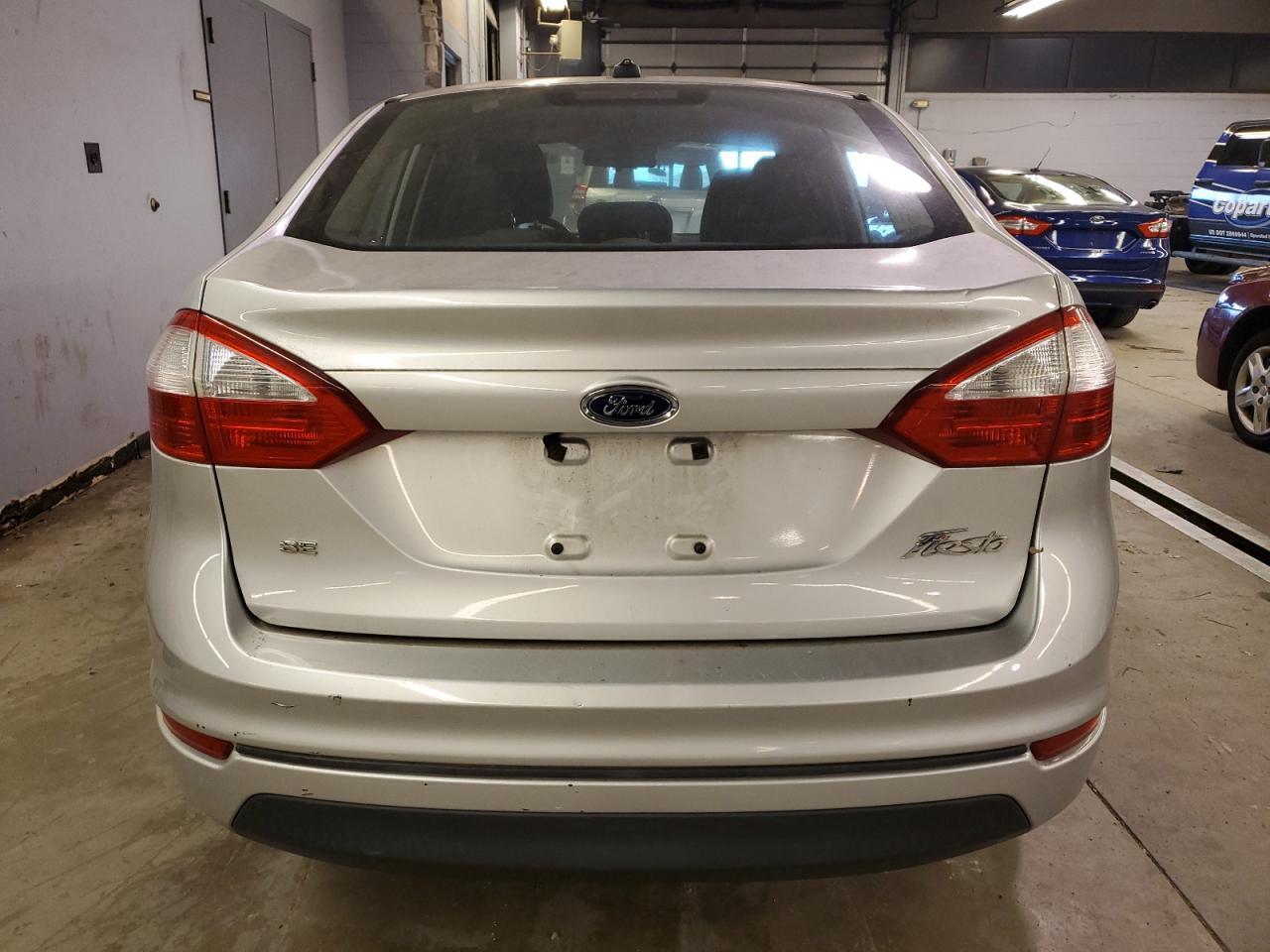 2015 Ford Fiesta Se - Image 6