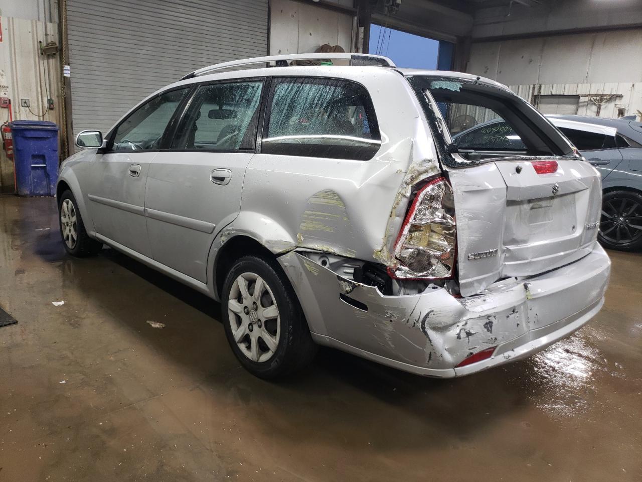 2005 Suzuki Forenza S - Фото 2