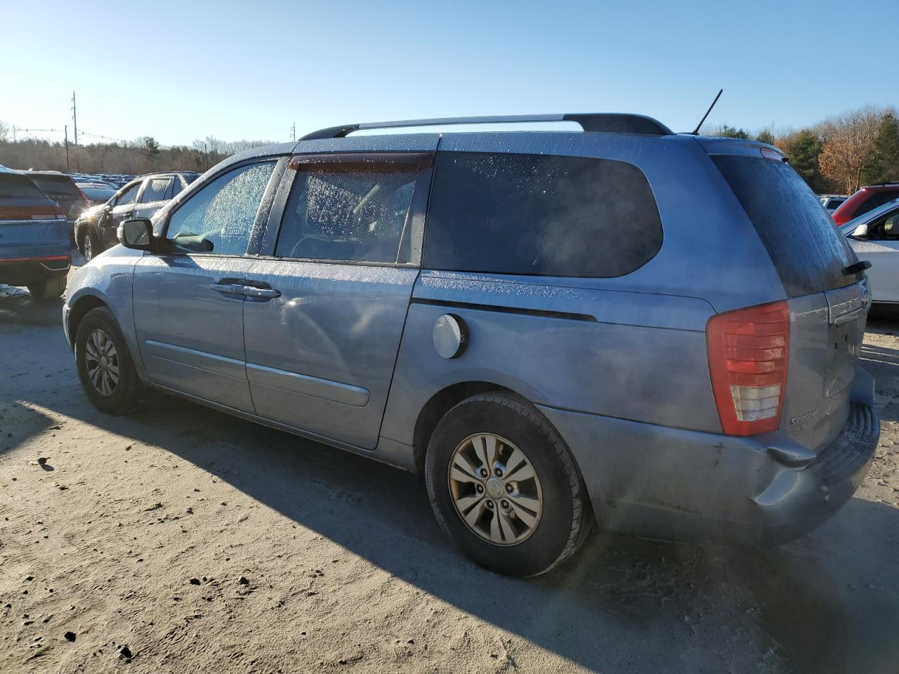 2012 Kia Sedona Lx - Фото 2