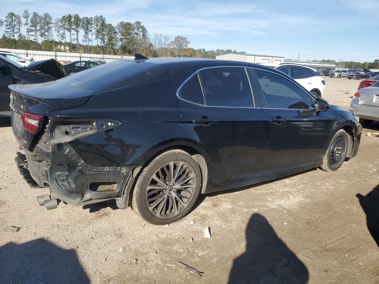 2020 Toyota Camry Se - Image 3