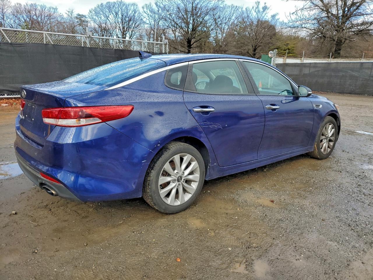 2017 Kia Optima Lx - Image 3