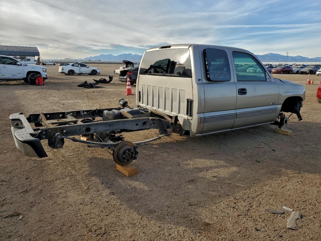 2002 Chevrolet Silverado C1500 - Фото 3