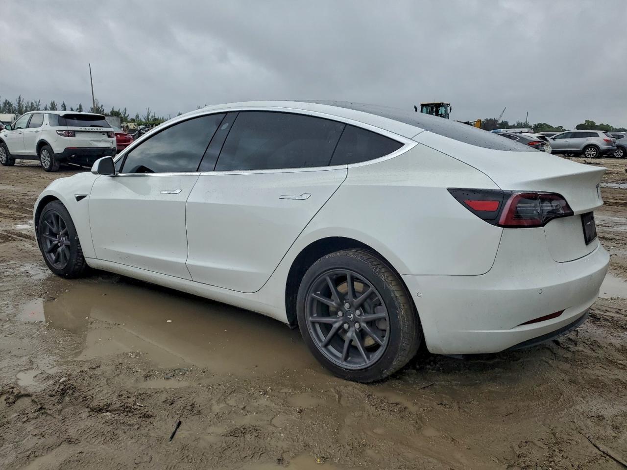 2020 Tesla Model 3 - Image 2