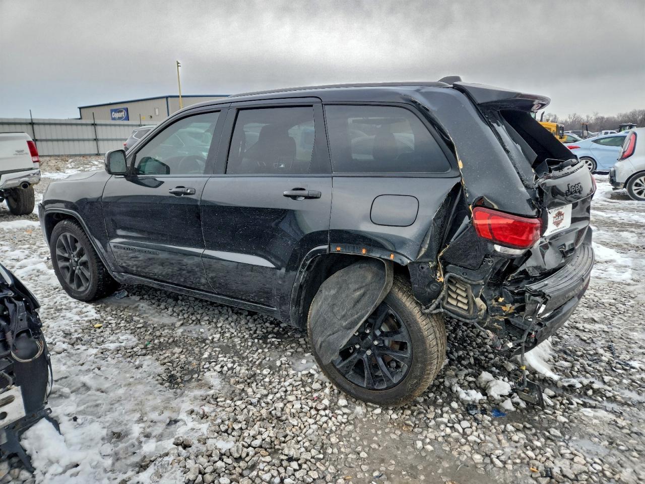 2019 Jeep Grand Cherokee Laredo - Image 2