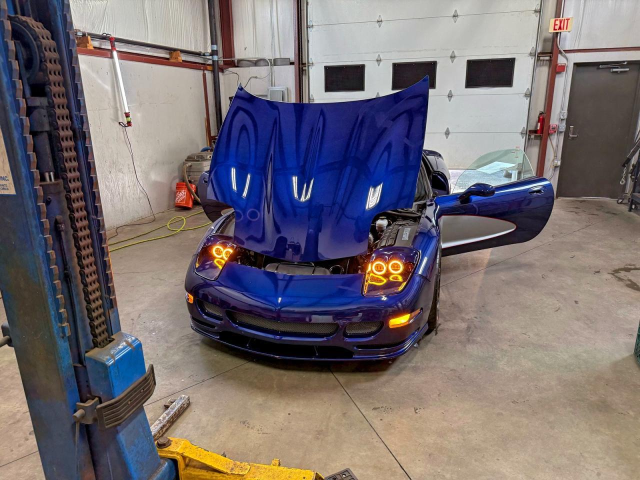 2004 Chevrolet Corvette Z06 - Фото 2