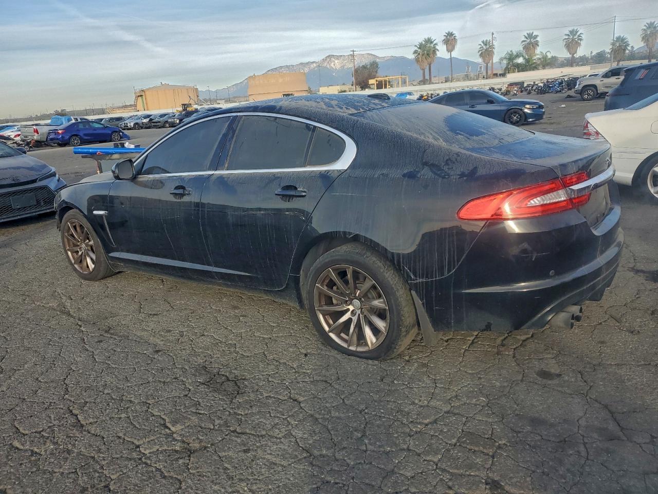 2012 Jaguar Xf - Image 2