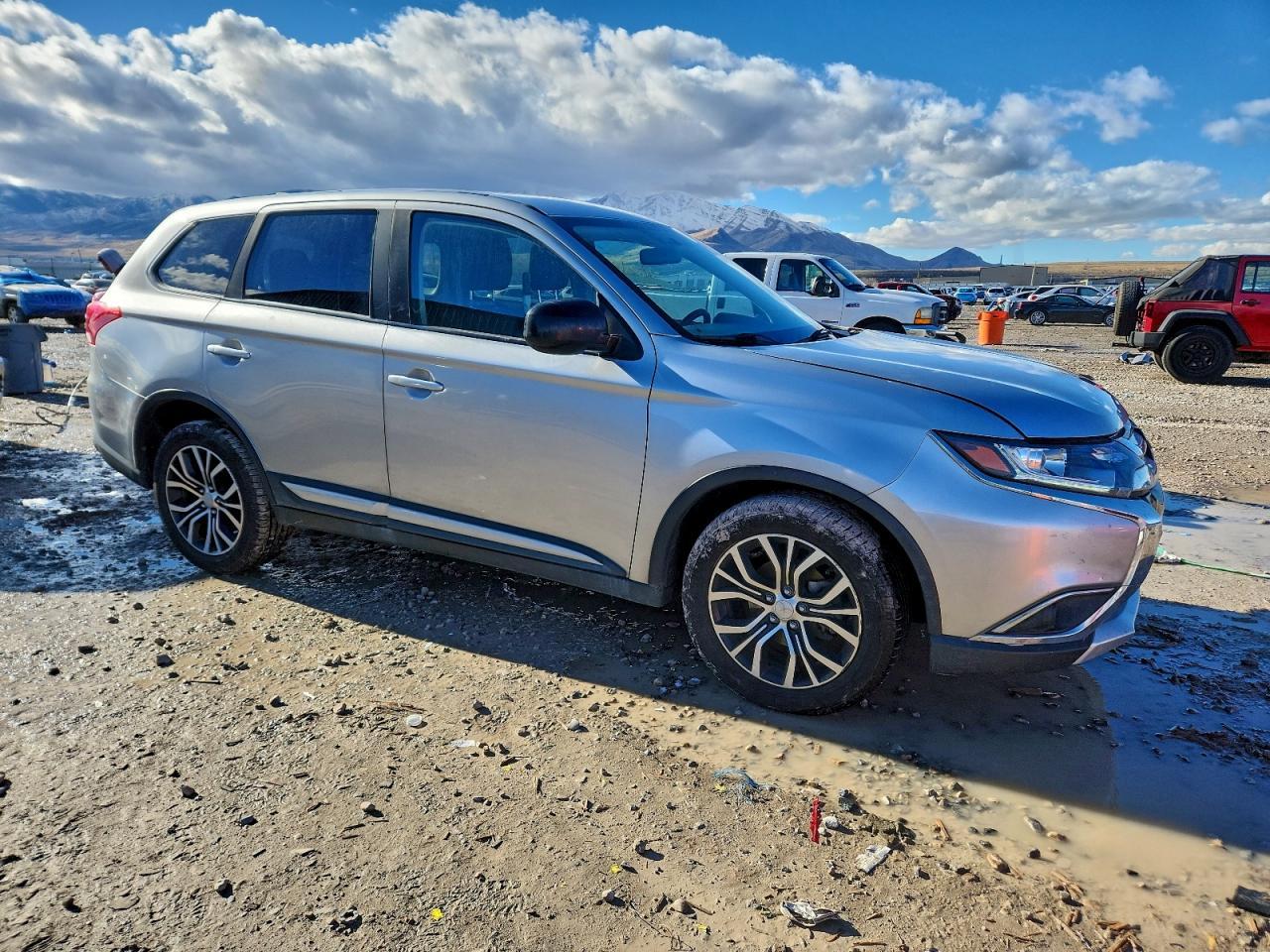 2018 Mitsubishi Outlander Se - Фото 4