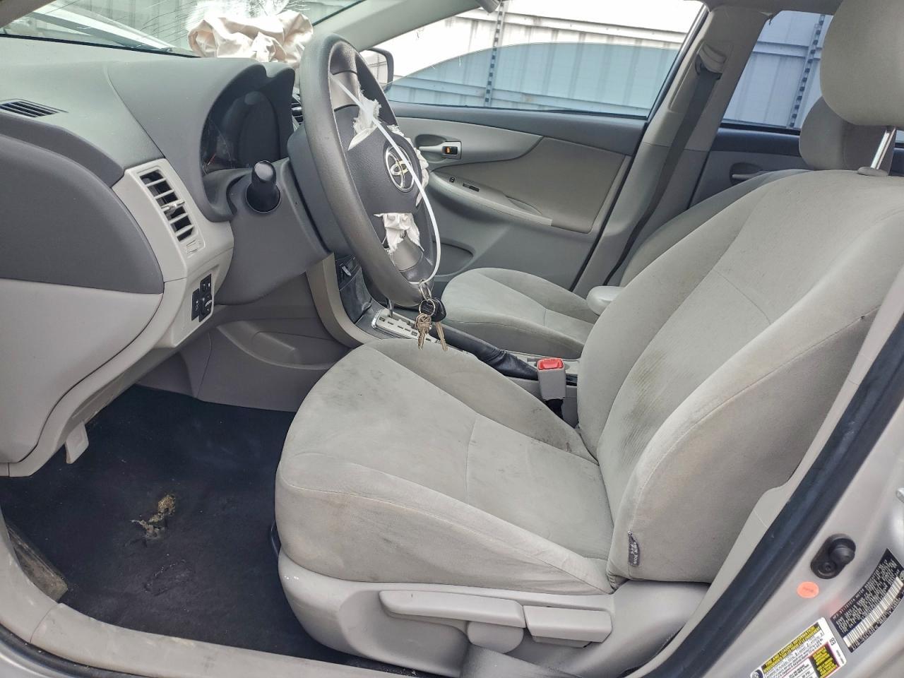 2010 Toyota Corolla Base - Фото 7