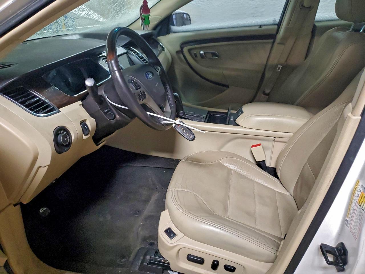2015 Ford Taurus Limited - Image 7
