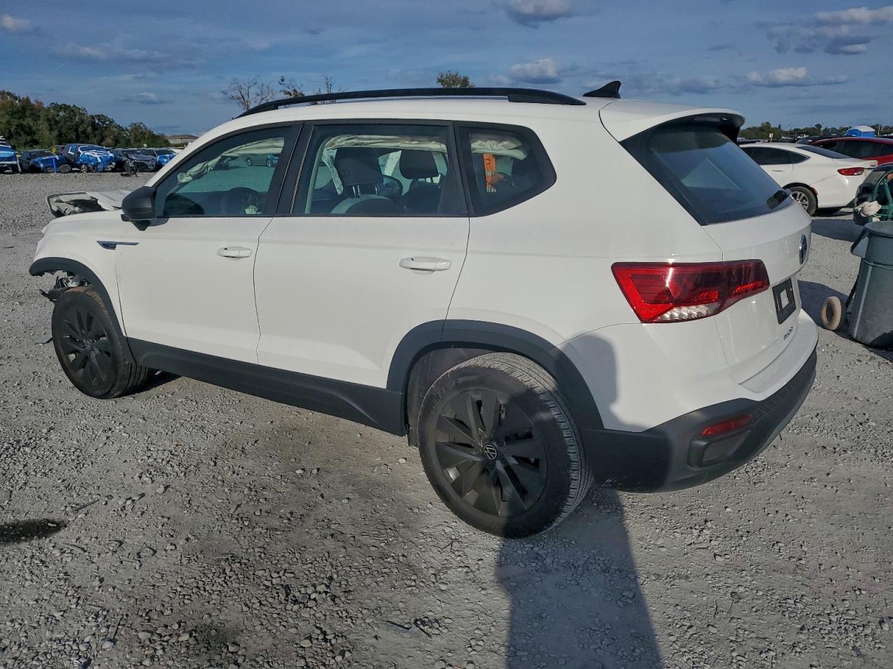 2024 Volkswagen Taos S - Фото 2