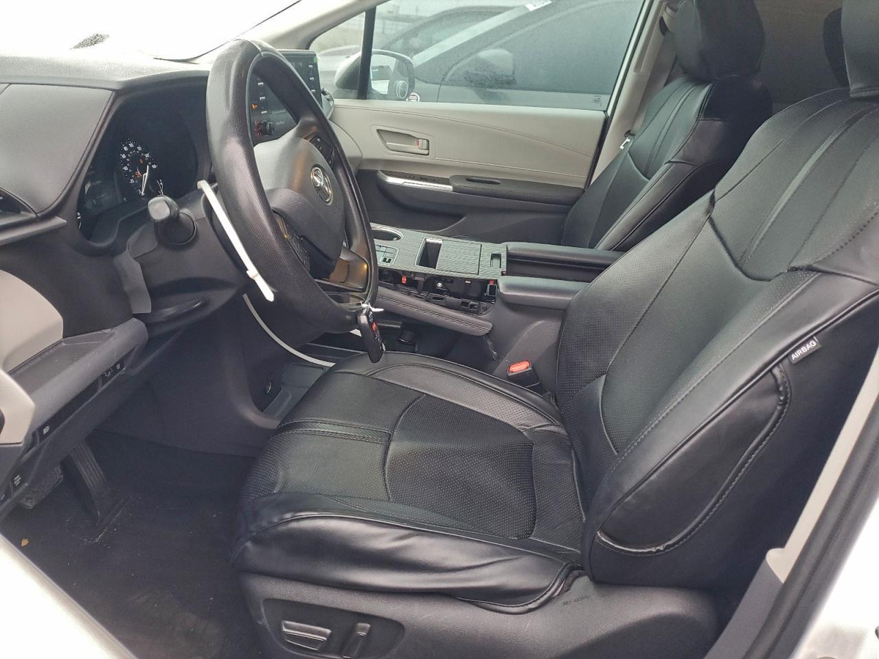 2022 Toyota Sienna Le - Фото 7