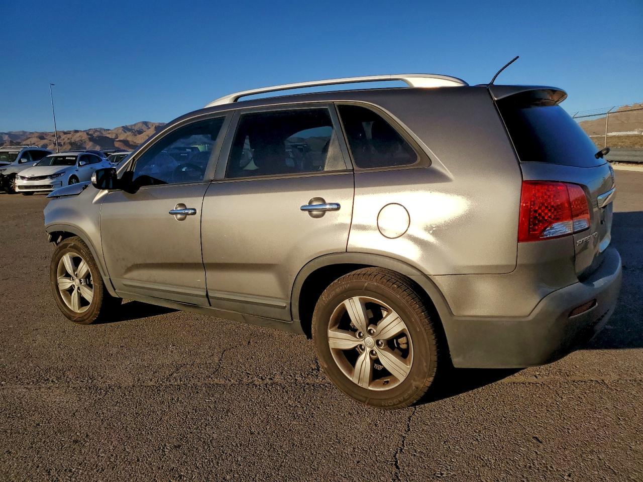 2012 Kia Sorento Ex - Image 2