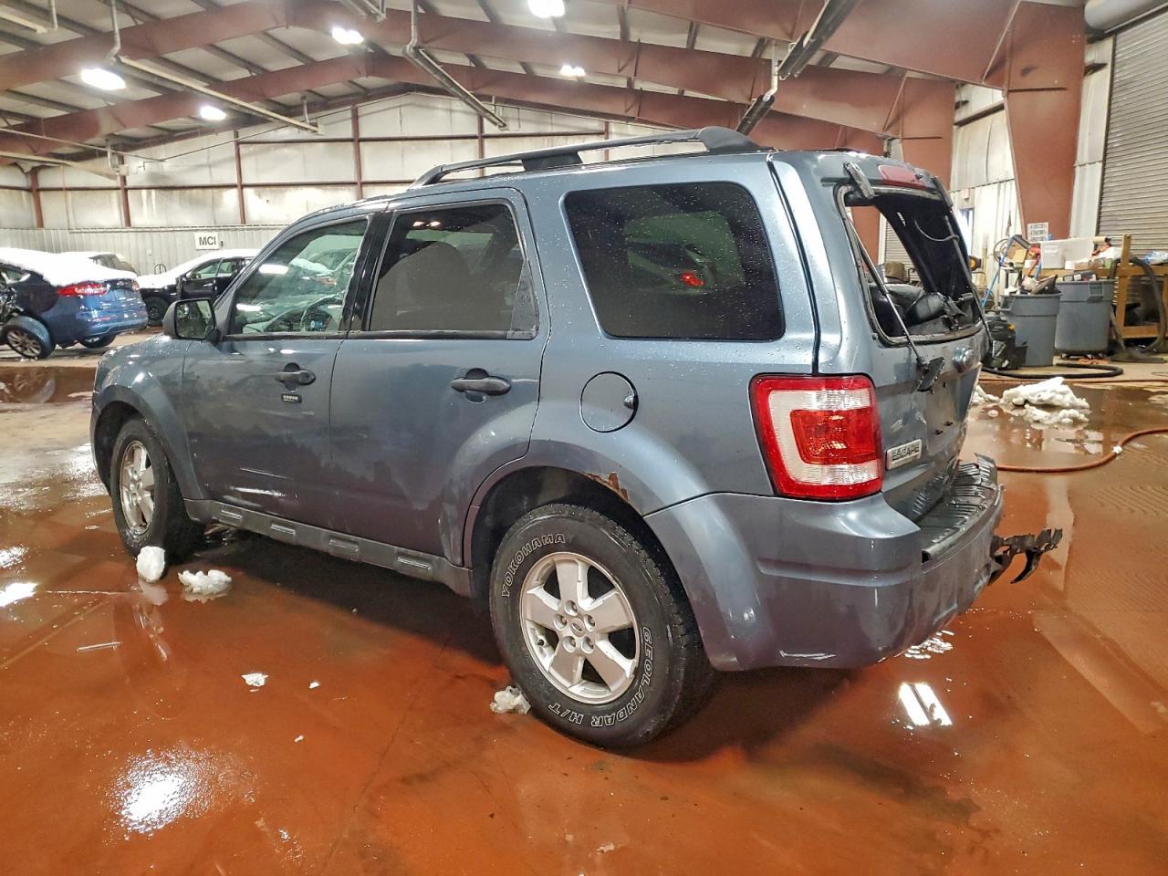 2010 Ford Escape Xlt - Image 2