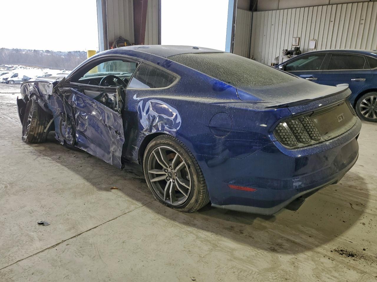 2015 Ford Mustang Gt - Фото 2