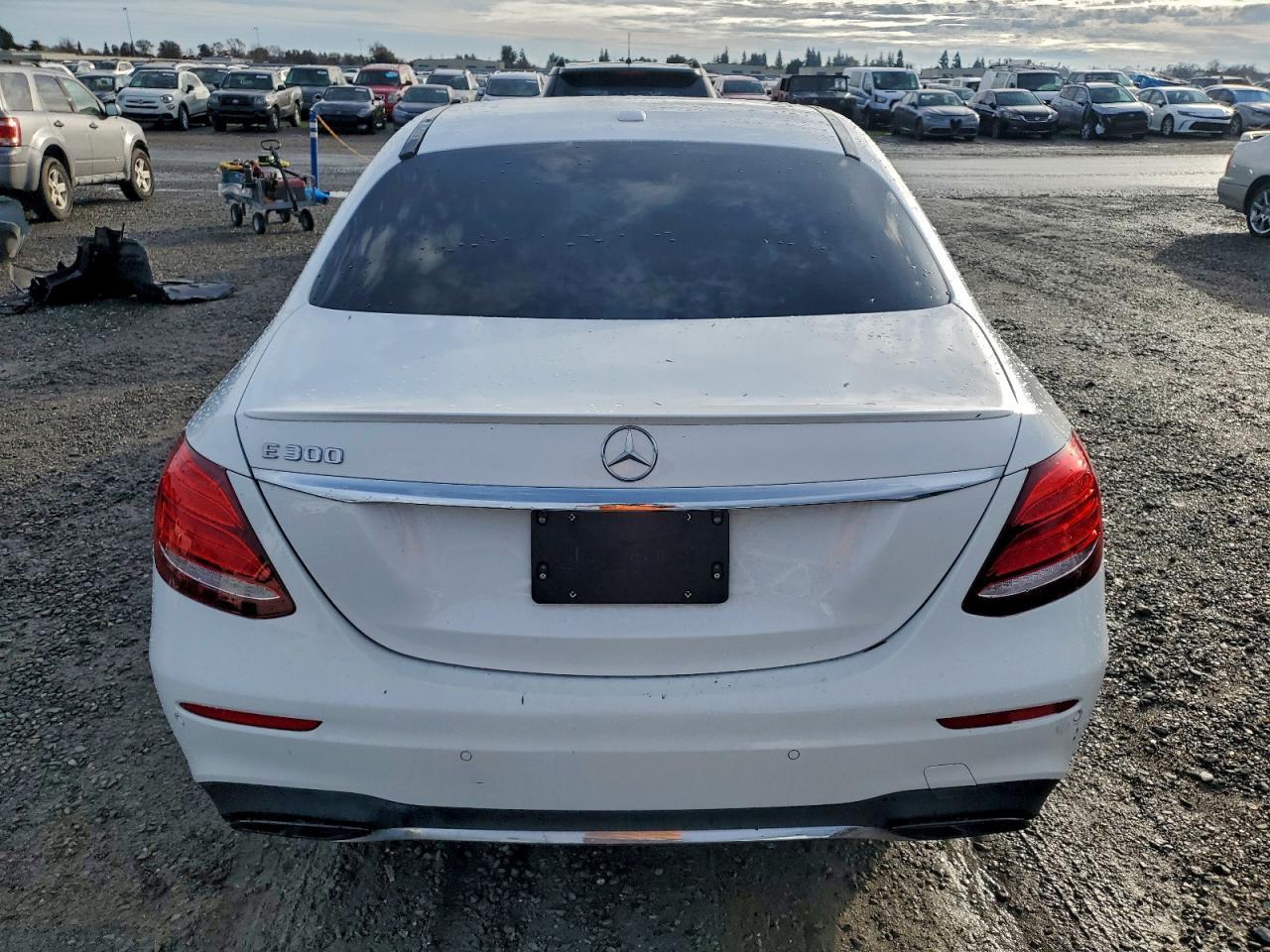 2018 Mercedes-Benz E 300 - Image 6