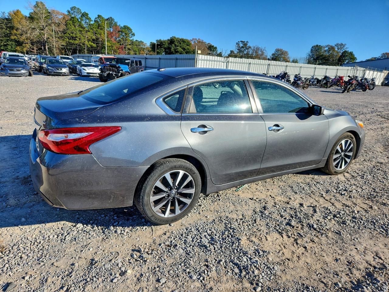2017 Nissan Altima 2.5 - Фото 3