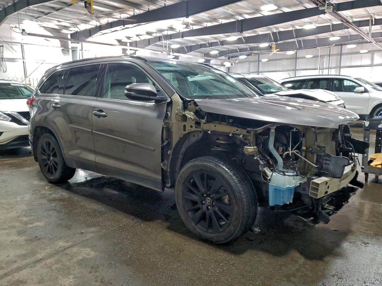 2019 Toyota Highlander Se - Image 4