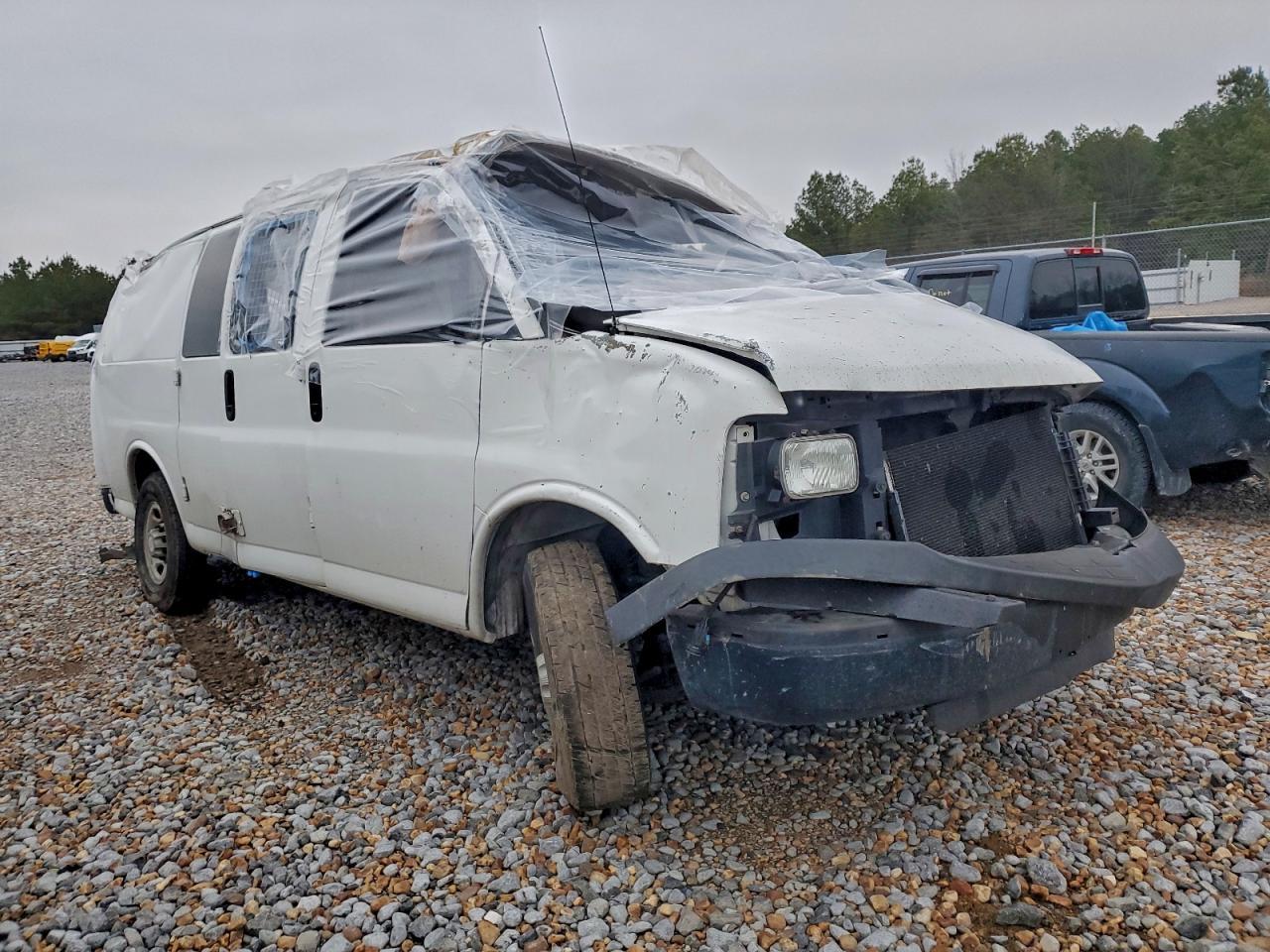 2008 Chevrolet Express 2500 Utility / Service Van - Image 4