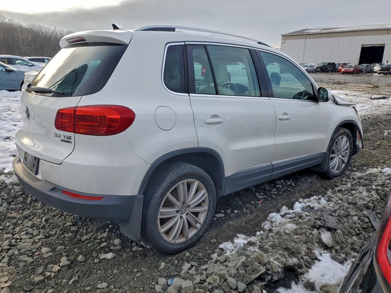 2013 Volkswagen Tiguan S - Фото 3