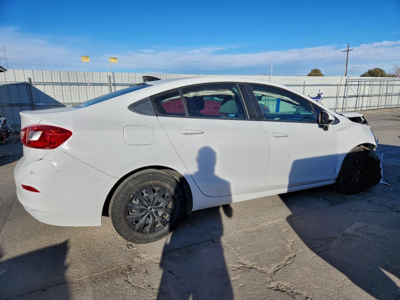 2017 Chevrolet Cruze Ls - Фото 3