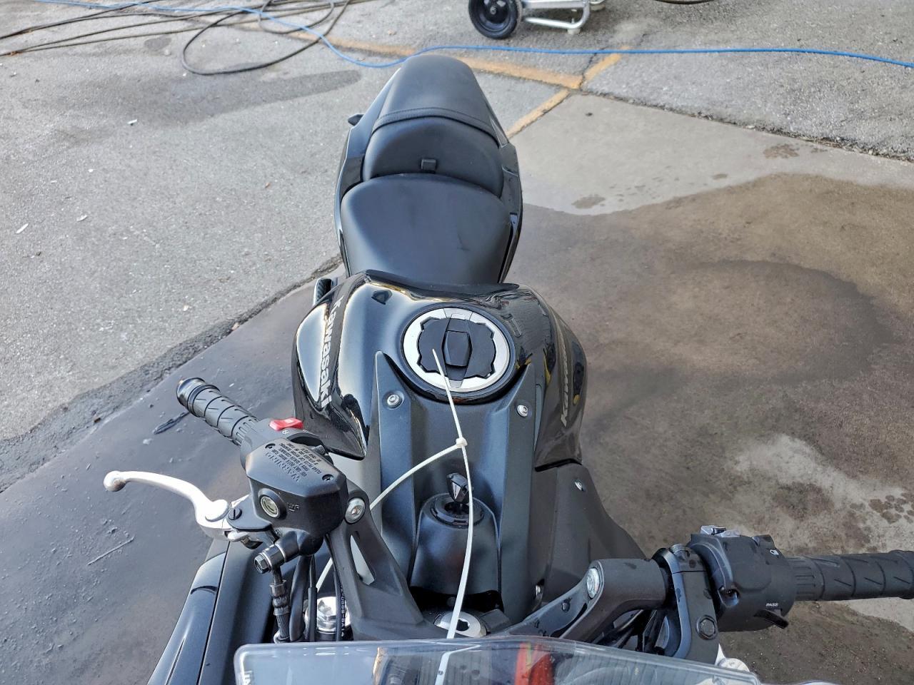 2025 Kawasaki Ex650 R - Фото 5