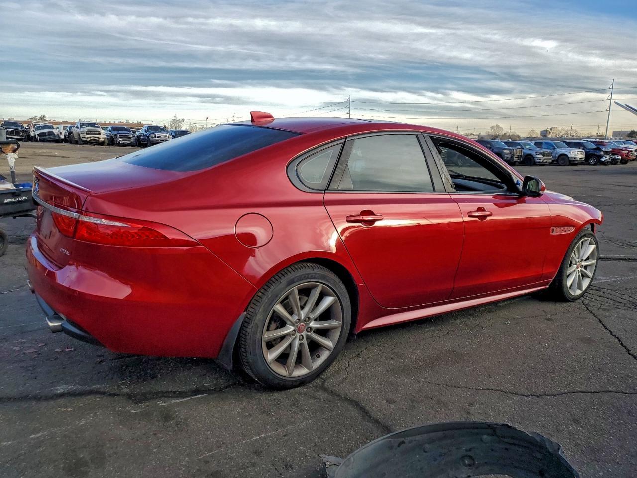 2017 Jaguar Xf R - Sport - Фото 3