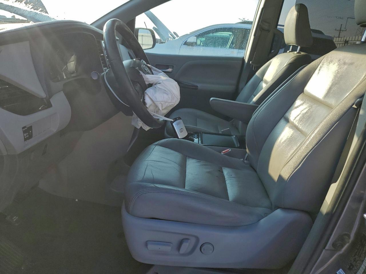 2019 Toyota Sienna Xle - Фото 7
