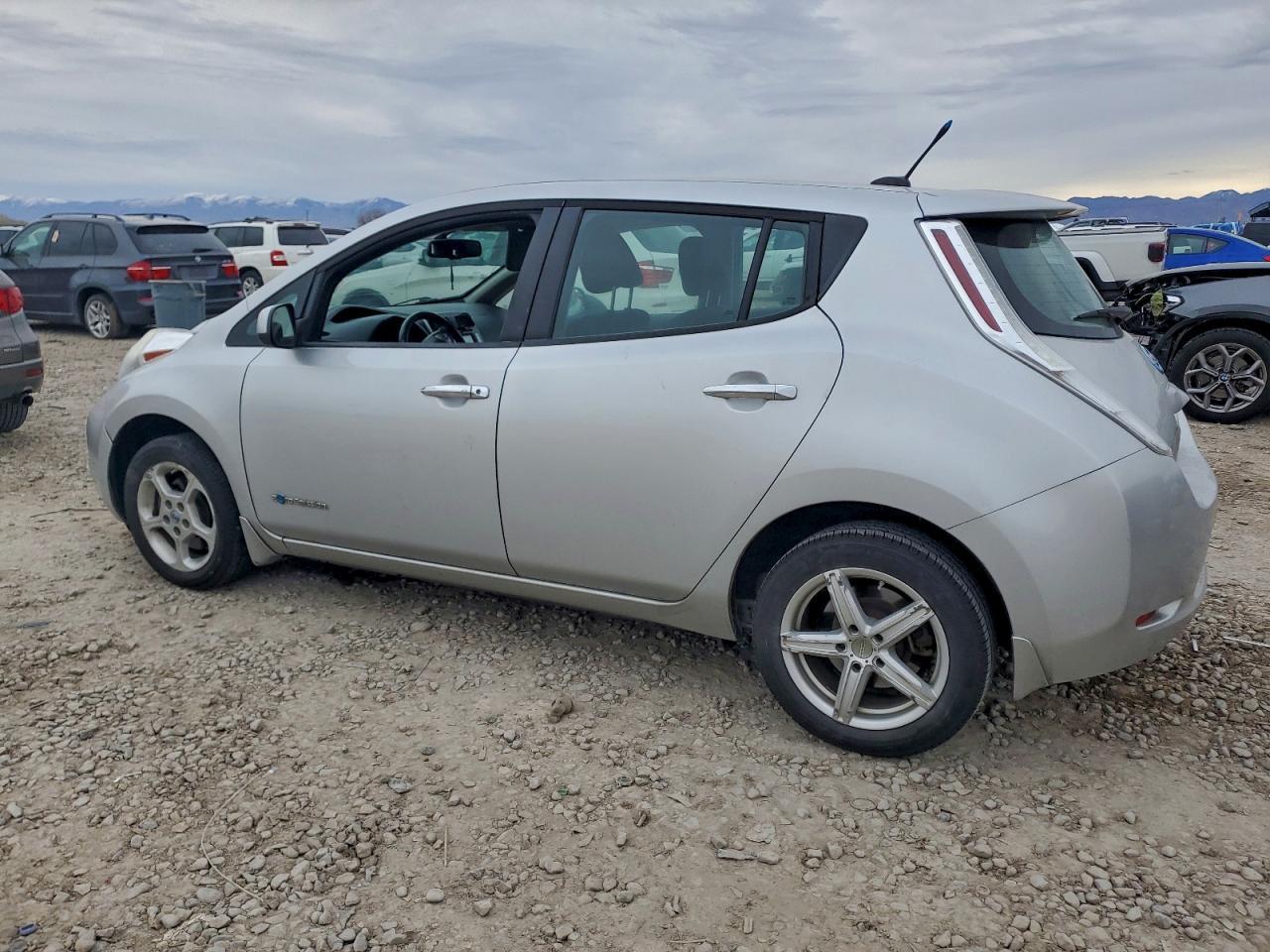 2014 Nissan Leaf S - Фото 2