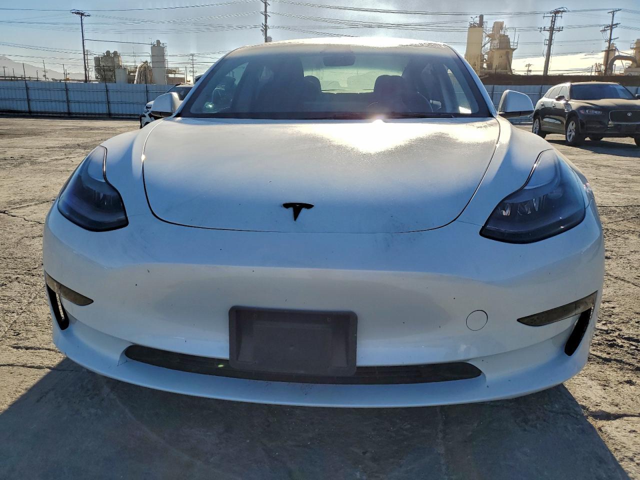 2023 Tesla Model 3 - Фото 5