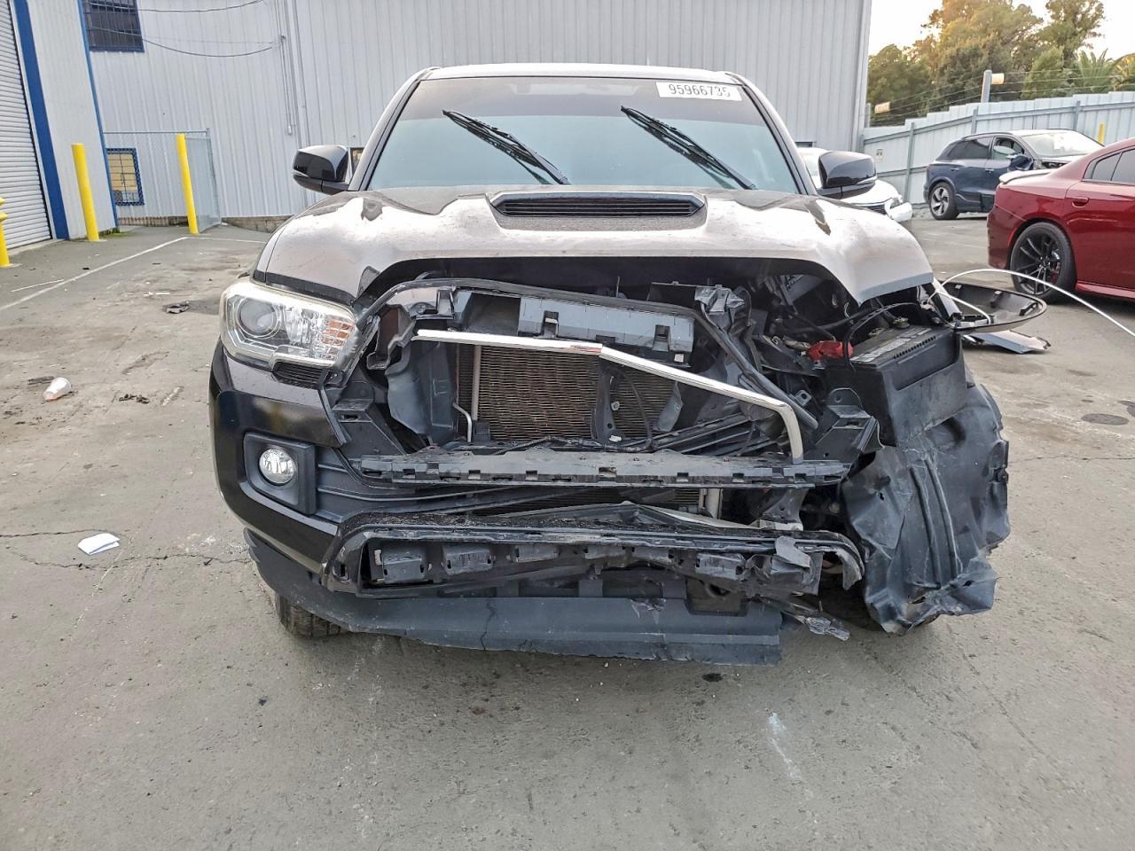 2016 Toyota Tacoma Double Cab - Image 5