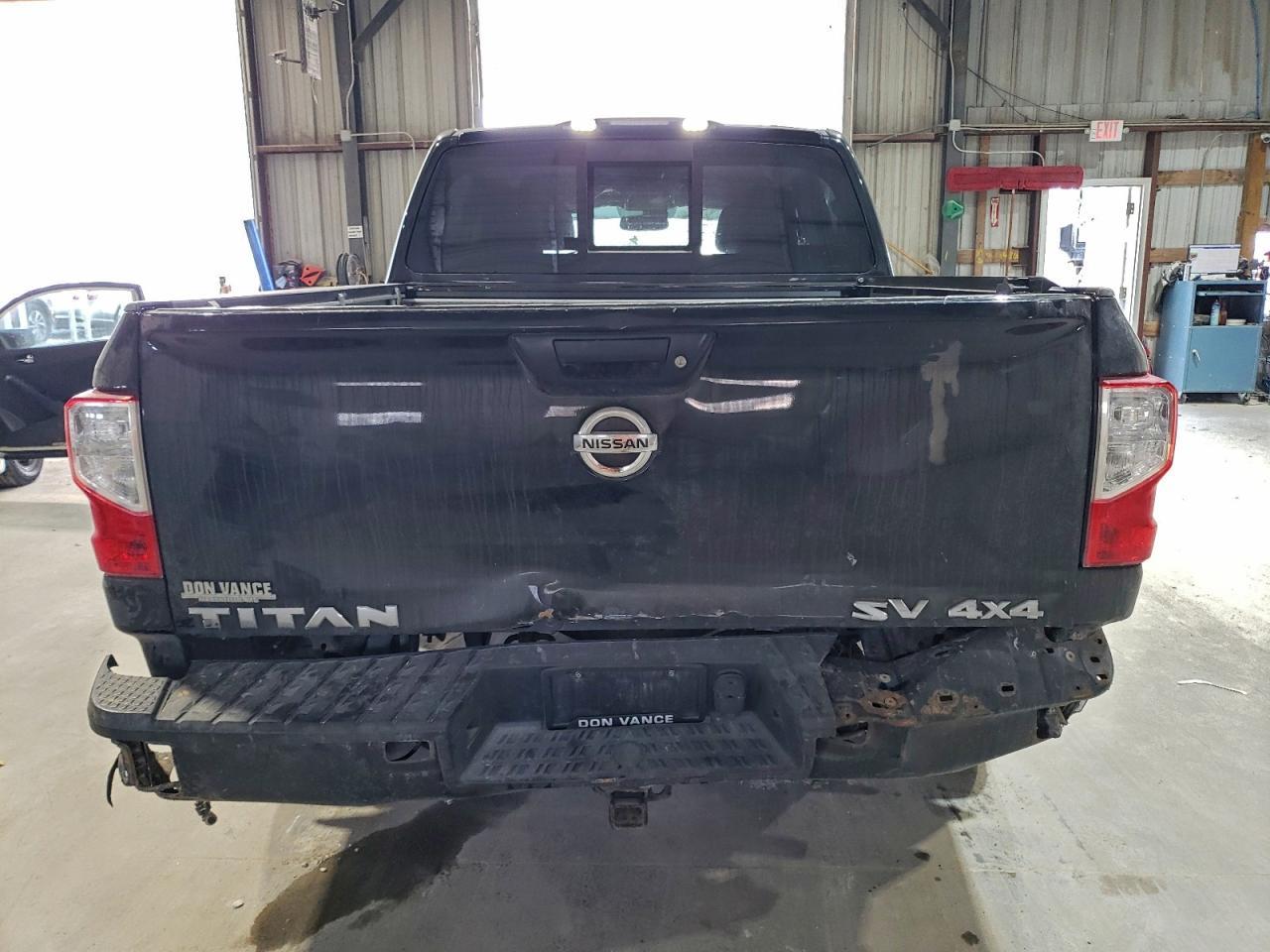 2017 Nissan Titan Sv - Image 6