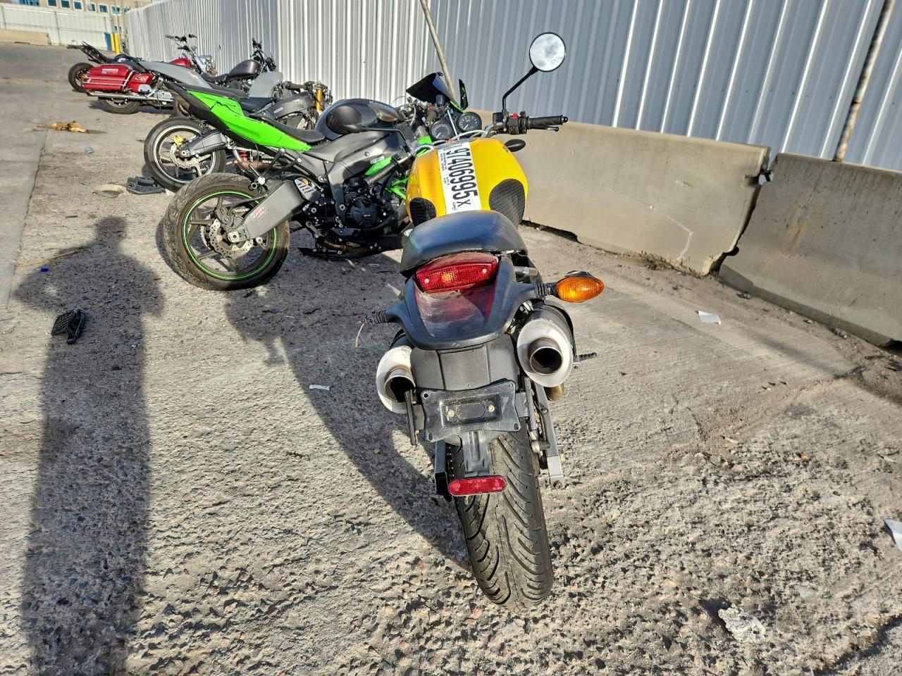 2003 Ducati M600 - Image 4