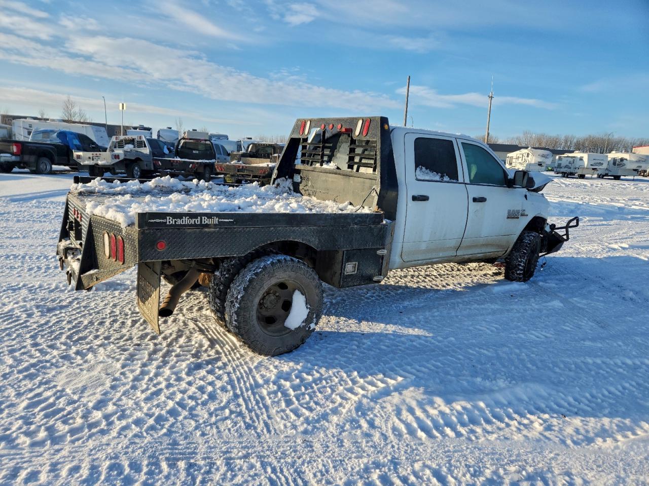 2018 Ram 3500 Flatbed Truck - Фото 3