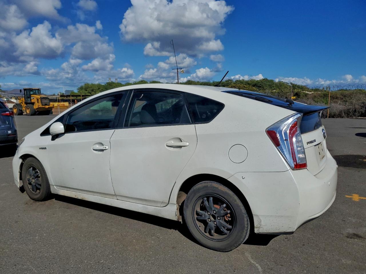 2013 Toyota Prius - Image 2
